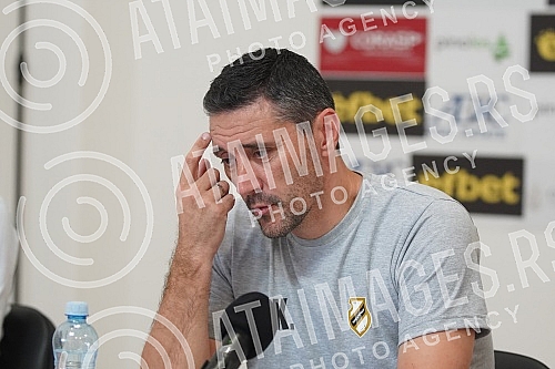 Promotion of the new head of the Cukaricki football club Dusan Kerkez and the first roll call of the team before the start of preparations for the upcoming 2022/23 season.Promocija novog sefa struke fudbalskog kluba Cukaricki Dusana Kerkeza i prva 