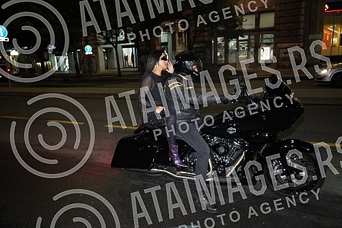 The latest iPhone 14 Pro and iPhone 14 Pro Max phone models have arrived in Serbia, and on this occasion, a special event was organized in the iSTYLE store at midnight, where Seka Aleksic was a guest.Najnoviji iPhone 14 Pro i iPhone 14 Pro Max mode