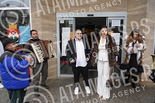 Municipal wedding of Marko Trajkovic, another singer Radisa Trajkovic Djanija.Opstinsko vencanje Marka Trajkovica, drugog sia pevaca Radise Trajkovica Djanija.