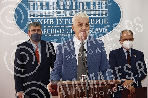 At the Archives of Yugoslavia, Nemanja Starovic and Mexican Ambassador Carlos Felix Corona opened th