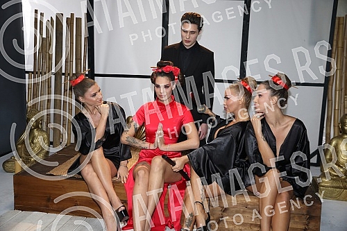 Filming of the video of Mina Vrbaski.
Snimanje spota Mine Vrbaski. Filming of the video of Mina Vrbaski.
Snimanje spota Mine Vrbaski.