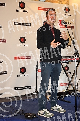 The promotion of the second album of the group DRAM 