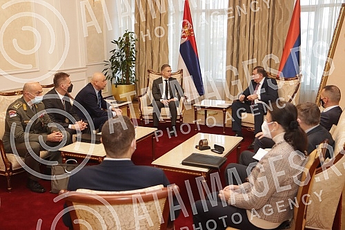 Serbian member and BiH Presidency chairman Milorad Dodik met with serbian defense minister Nebojsa Stefanovic in Banja Luka. Srpski clan i predsjedavajuci Predsjednistva BiH Milorad Dodik sastao se u Banjaluci sa ministrom odbrane Srbije Nebojsom S