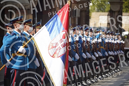 Former President of the Presidency of the SFRY Borisav Jovic was buried in the Alley of Merited Citizens at the New Cemetery in Belgrade, with military and state honors.
Nekadasnji predsednik Predsednistva SFRJ Borisav Jovic sahranjen je u Aleji zas Former President of the Presidency of the SFRY Borisav Jovic was buried in the Alley of Merited Citizens at the New Cemetery in Belgrade, with military and state honors.
Nekadasnji predsednik Predsednistva SFRJ Borisav Jovic sahranjen je u Aleji zas