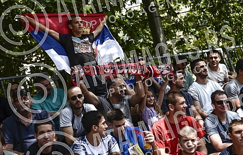 Serbian fans in downtown Belgrade watch soccer match between Costa Rica and Serbia at the World Cup in Russia.Srpski navijaci u centru Beograda gledaju fudbalsku utakmicu izmedju Kosta Rike i Srbije na Svetskom prvenstvu u Rusiji.
