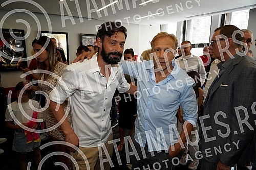 The premiere of the song and the screening of the video 