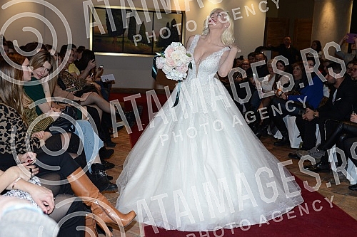 A celebrated lady magazine in wedding dresses at Hyatt Hotel was held.Odrzana revija poznatih dama u vencanicama u hotelu Hyatt.