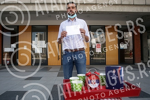 Let's awaken the judiciary with a performance in front of the Palace of Justice, association for the Protection of constitutionality and legality 