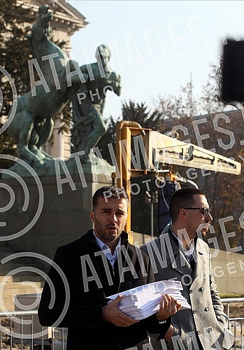 Submission of 68,000 signatures for withdrawal from the procedure of the Law on Referendum and People's Initiative.
Predaja 68.000 potpisa za povlacenje iz procedure Zakona o referendumu i narodnoj inicijativi. Submission of 68,000 signatures for withdrawal from the procedure of the Law on Referendum and People's Initiative.
Predaja 68.000 potpisa za povlacenje iz procedure Zakona o referendumu i narodnoj inicijativi.