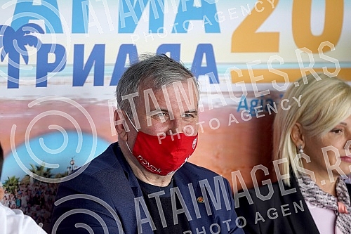 A press conference of the representatives of the Serbian federation of company sports, at which it was announced that they will go to the Summer company sports games in Greece in June. Konferencija za novinare predstavnika Srpske federacije kompani