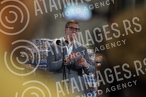 The President of the Republic of Serbia, Aleksandar Vucic, visited the warehouse of the Republic Directorate for Commodity Reserves - General Cargo Warehouse, Belgrade.Predsednik Republike Srbije Aleksandar Vucic obisao je skladista Republicke dire