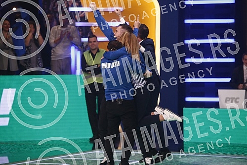 In the RTS studio in Kosutnjak, the recording of a new music sou program, the Music Derby show, has started, as a sign of support for our national team, which is going to Qatar for the football championship.U studiju RTS na Kosutnjaku pocelo je sni