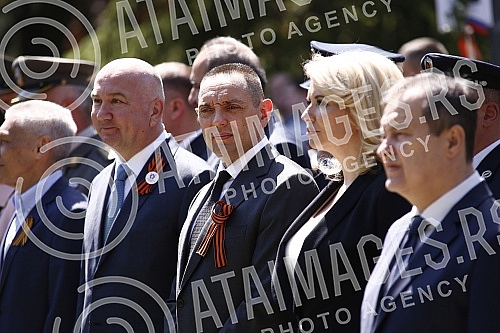 As part of the celebration of May 9, the Day of Victory over Fascism in World War II, representatives of the Ministry of Defense and the Serbian Army, the City of Belgrade and SUBNOR and participants in the Immortal Regiment laid wreaths at the Monum
