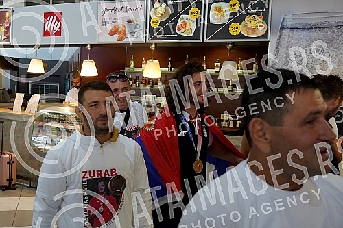 The representative of Serbia in wrestling, Zurab Datunashvili, the winner of the bronze Olympic medal at the Games in Tokyo, arrived in Serbia and on that occasion, a press conference was held at the Nikola Tesla Airport.Reprezentativac Srbije u rv