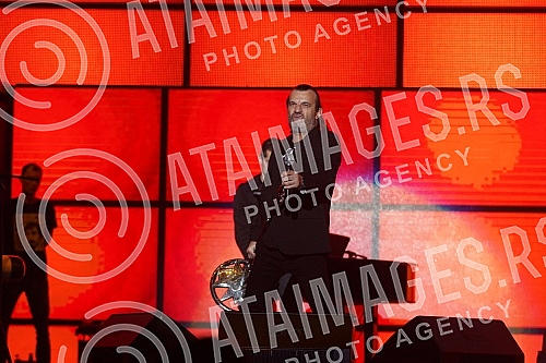 Aleksandar Vuksanovic - Aca Lukas celebrates his 54th birthday today, and on that occasion he held a traditional concert in Stark Arena.Aleksandar Vuksanovic - Aca Lukas danas proslavlja svoj 54. rodjendan, a tim povodom odrzao je tradicionalni kon