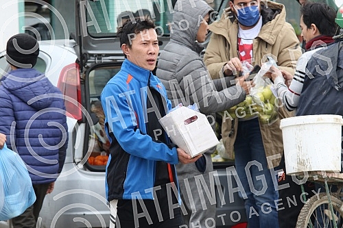 About 500 workers from Vietnam are housed in an improvised settlement near the Linglong construction site in Zrenjanin in overcrowded barracks and extremely inhumane conditions.Oko 500 radnika iz Vijetnama smesteno je u improvizovanom naselju u bli