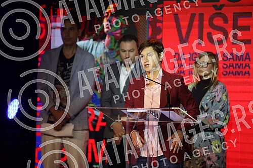 The start of the youth vaccination campaign has been announced at the Belgrade Youth Center.
U Domu omladine Beograda najavljen pocetak kampanje za vakcinaciju mladih. The start of the youth vaccination campaign has been announced at the Belgrade Youth Center.
U Domu omladine Beograda najavljen pocetak kampanje za vakcinaciju mladih.