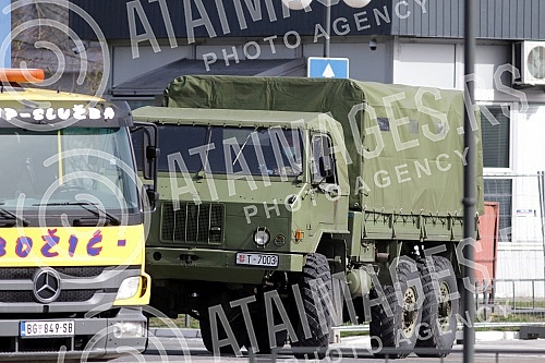 Recent preparations at the Belgrade Fair before the opening of a temporary center for the accommodation of patients with coronavirus.Poslednje pripreme na Beogradskom sajmu pred otvaranje privremenog centra za smestaj obolelih od korona virusa.