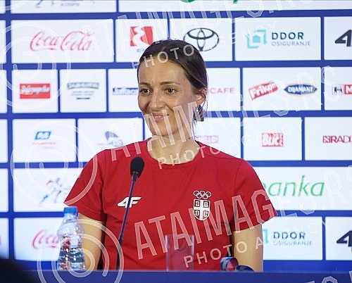 The women's volleyball national team of Serbia, which won a bronze medal at the Games in Tokyo, arrived in Belgrade, and on that occasion a press conference was held at the Nikola Tesla Airport.Zenska odbojkaska reprezentacija Srbije, koja je na Ig