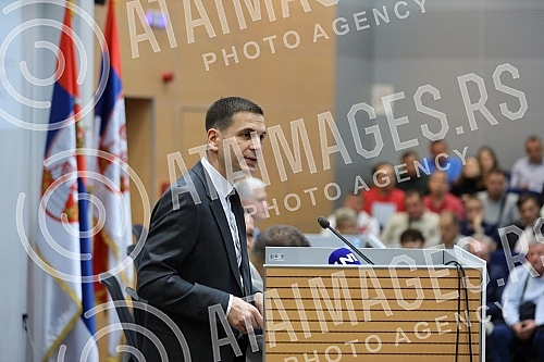 The working and election assembly of the Democratic Party of Serbia was held in the building of the municipality of Stari grad.Radna i izborna Skupstinu Demokratske stranka Srbije odrzana je u zgradi opstine Stari grad.