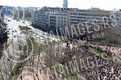 Protest of pensioners and military pensioners because of pension cutsProtest penzionera i vojnih penzionera zbog smanjenja penzija.