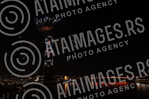 In the spirit of the festive mood, fireworks accompanied by a laser projection were fired from the tallest building in the region, the Belgrade Tower, at midnight between January 13th and 14th.U duhu praznicnog raspolozenja sa najvise zgrade u regi