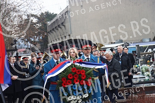 The laying of wreaths at the Monument to the Fallen Soldiers of the Army of the Republika Srpska in Banja Luka marked the beginning of the celebration of the Day of the Republika Srpska on January 9.Polaganjem venaca na Spomenik palim borcima Vojsk