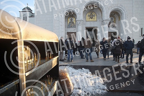 A memorial service was held in the Temple of Saint Sava in Belgrade for the murdered Oliver Ivanovic.U Hramu Svetog Save u Beogradu sluzen je pomen ubijenom Oliveru Ivanovicu. 