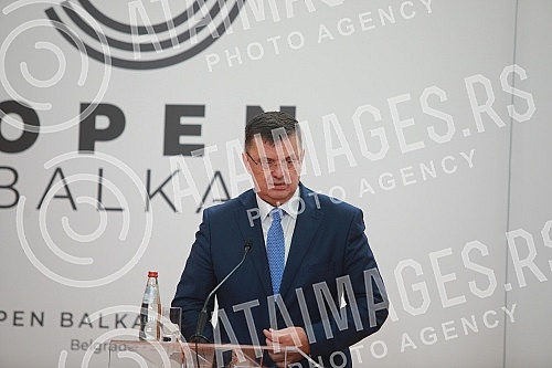 As part of the Open Balkan Leaders' Summit, bilateral documents were signed, followed by a joint media conference of politicians.U sklopu Samita lidera Otvorenog Balkana potpisiani su bilateralni dokumenati, a potom je usledila zajednicka konferenc