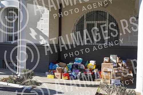 U.S. Embassy officials and the Health Department prepared a donation consisting of drugs and other medical and hygienic devices, canned food and other necessities for Ukrainian citizens, and the donation was handed over to Ukrainian Ambassador to Ser