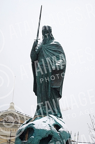 Reconstruction of Sava Square is underway, on which a monument to Stefan Nemanja has been placed, which will be officially unveiled on January 27.U toku je rekonstrukcija Savskog trga, na koje je postavljen spomenik Stefanu Nemanji koji ce zvanicn