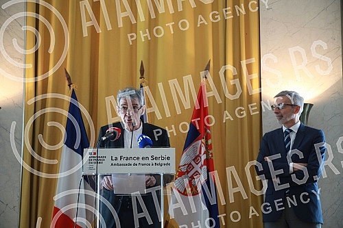 The ceremonial presentation of the Order of Arts and Literature in the rank of knight was held for the actor Predrag Miki Manojlovic at the residence of the French Embassy.
Svecano urucenje Ordena umetnosti i knjizevnosti u rangu viteza upriliceno j The ceremonial presentation of the Order of Arts and Literature in the rank of knight was held for the actor Predrag Miki Manojlovic at the residence of the French Embassy.
Svecano urucenje Ordena umetnosti i knjizevnosti u rangu viteza upriliceno j