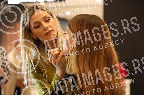 The well-known Italian brand KIKO Milano is organizing the first MAKE-UP MARATHON this weekend at the Gallery shopping center in Belgrade, and as part of today's event, actress Tamara Dragicevic and make-up artist Nena Ilic gave visitors tips on givi The well-known Italian brand KIKO Milano is organizing the first MAKE-UP MARATHON this weekend at the Gallery shopping center in Belgrade, and as part of today's event, actress Tamara Dragicevic and make-up artist Nena Ilic gave visitors tips on givi