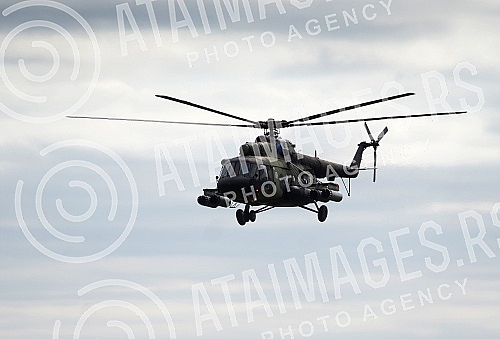 The President of the Republic of Serbia Aleksandar Vucic and His Highness Sheikh Nasser bin Hamad bin Isa Al Khalifa attended a demonstration of weapons, military equipment and capabilities of the units of the Serbian Army at the Military Airport 