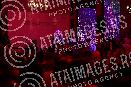 One of the most luxurious voices of the regional music scene, Vanna held her first solo concert in Belgrade in the BitefArtCafe club as part of the tour called 