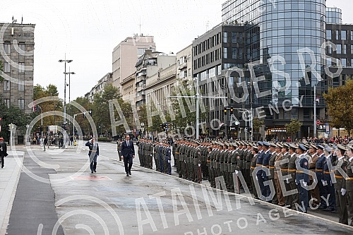 The ceremony for the promotion of the youngest officers of the Serbian Armed Forces was held in front of the House of the National Assembly of the Republic of Serbia.Svecanost povodom promocije najmladjih oficira Vojske Srbije odrzana je ispred Dom