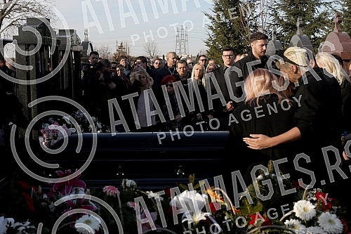 Funeral of Divna Karleusa held on Beanijsko cemetary.Sahrana povodom smrti Divne Karleuse odrzana na Bezanijskom groblju.