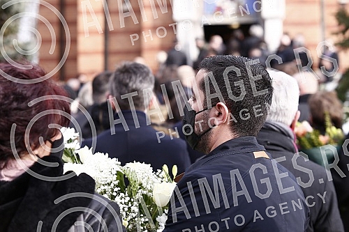 Burial of journalist Ksenija Vucic at the New Cemetery.
Sahrana novinarke Ksenije Vucic na Novom groblju.
Burial of journalist Ksenija Vucic at the New Cemetery.
Sahrana novinarke Ksenije Vucic na Novom groblju.