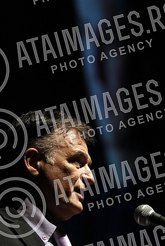 In the Youth center, a group of excluded members of the Democratic party organized a gathering of 