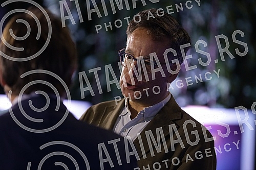 The double, 54th and 55th editions of Bitef, were officially opened tonight at the Yugoslav Drama Theater.Dvostruko, 54. i 55. izdanje Bitefa, svecano je otvoreno veceras u u Jugoslovenskom dramskom pozoristu