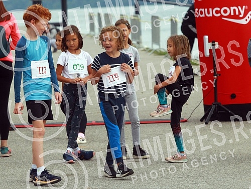 The first Zemun Half Marathon was held on the Zemun Quay, and in addition to the main 21.1 kilometer race, the program included two competitive disciplines - the Zemun Week senior race and the Race of Future Champions, which also had a humanitarian c