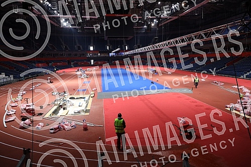 In the Stark Arena, works are underway on setting up an athletics track and preparing an athletic battlefield for the upcoming World Athletics Championships.U Stark areni u toku su radovi na postavljanju atletske staze i spremanje atletskog bojista