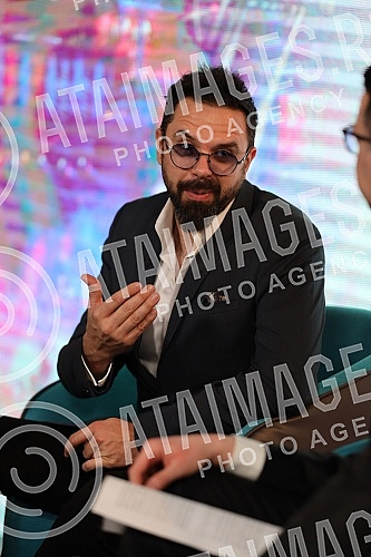 A press conference at which one of the biggest pop stars of the region and singer-songwriter Petra Graso announced a concert at the Stark Arena was held at Sky Garden.Konferencija za medije na kojoj je jedna od najvecih pop zvezda regiona i kantaut