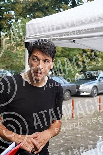 Grand opening of the terrain made of 20,000 recycled sneakers in Block 70.Svecano otvaranje terena napravljenog od 20.000 recikliranih patika u Bloku 70.