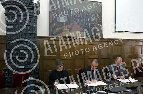Rectors of the Universities of Belgrade, Ljubljana and Rijeka, Vladan Djokic Gregor Majdic and Snjezana Prijic Samarzija, signed an agreement on cooperation between the three universities.Rektori univerziteta u Beogradu, Ljubljani i Rijeci, Vladan 