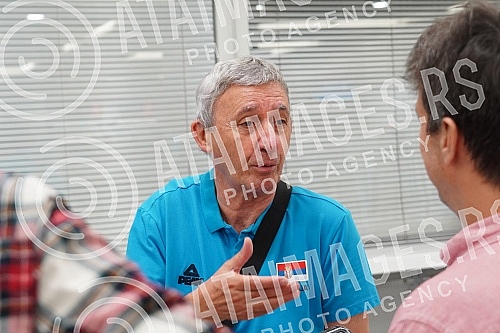 The basketball team of Serbia left early this morning from Nikola Tesla Airport to Prague for the European Championship.Kosarkaska reprezentacija Srbija otputovala je rano jutros sa aerodromu Nikola Tesla u Prag na Evropsko prvenstvo.