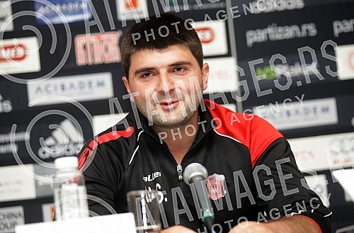 Konferencija FK Dila Gori pred utakmicu 2-og kola kvalifikacija za Ligu Sampiona (Champions League Qualifications) sa FK Partizan. Konferencija FK Dila Gori pred utakmicu 2-og kola kvalifikacija za Ligu Sampiona (Champions League Qualifications) sa FK Partizan.