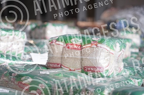 The President of the Republic of Serbia, Aleksandar Vucic, visited the warehouse of the Republic Directorate for Commodity Reserves - General Cargo Warehouse, Belgrade.Predsednik Republike Srbije Aleksandar Vucic obisao je skladista Republicke dire