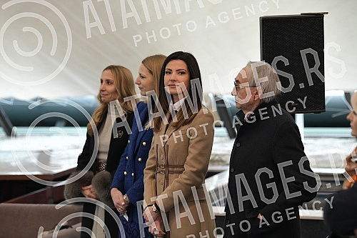 In the Sava Center, Delta Holding marked the beginning of the reconstruction of that congress center.U Sava centru kompanja Delta holding obelezila je pocetak rekonstrukcije tog kongresnog centra.