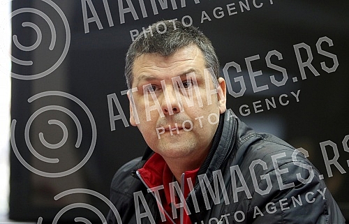 An extraordinary press conference of the Waterpolo Club Crvena zvezda after the incident and attacks on players in Split (Croatia).
Vanredna pres konferencija Vaterpolo kluba Crvena zvezda posle incidenta i napada na igrace u Splitu. An extraordinary press conference of the Waterpolo Club Crvena zvezda after the incident and attacks on players in Split (Croatia).
Vanredna pres konferencija Vaterpolo kluba Crvena zvezda posle incidenta i napada na igrace u Splitu.